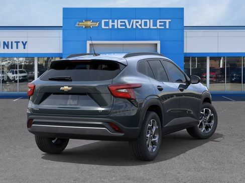 New 2026 Chevrolet Trax LT w/ LT Convenience Package FWD image 6