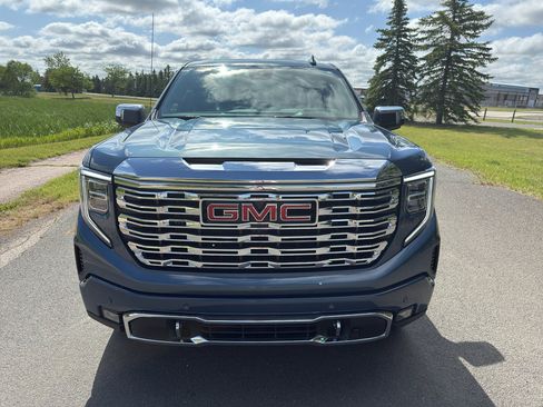 Used 2024 GMC Sierra 1500 Denali w/ Technology Package image 3