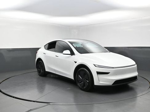 Used 2026 Tesla Model Y Long Range AWD/4WD image 5