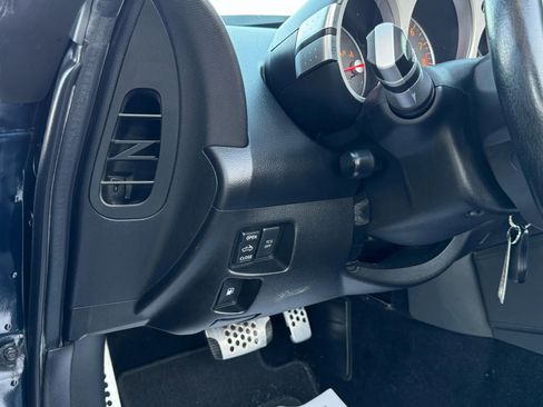 Used 2007 Nissan 350Z Touring RWD image 10