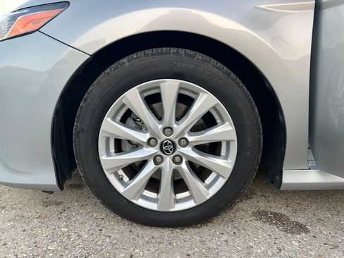 Used 2018 Toyota Camry LE image 30
