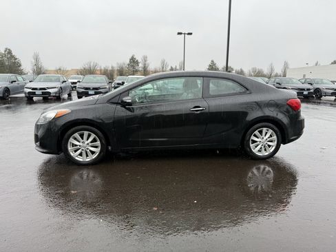 Used 2016 Kia Forte Koup EX w/ EX Premium Package image 4