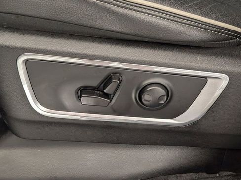 Used 2025 RAM 1500 Laramie AWD/4WD image 14