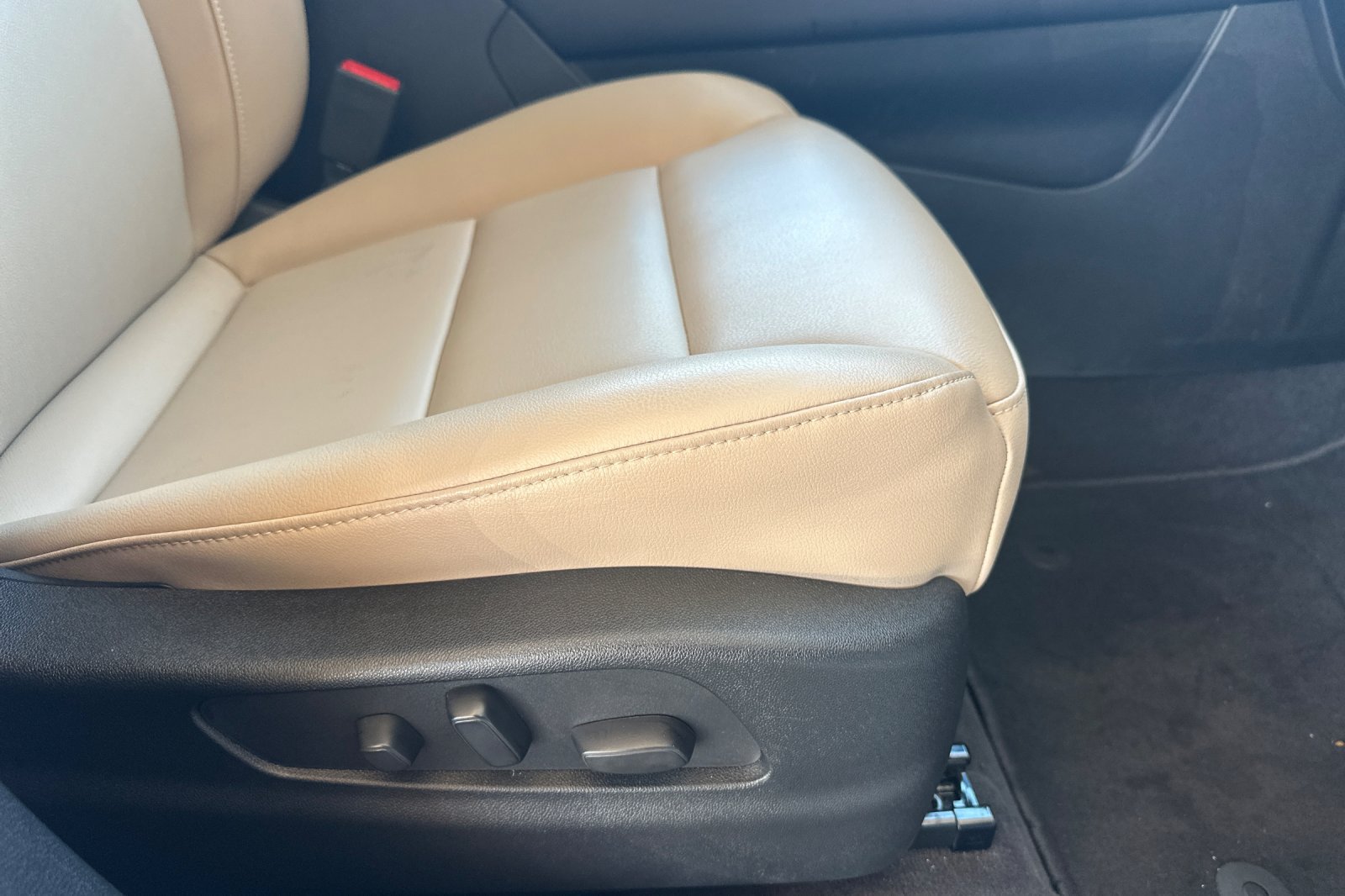 Used 2024 Cadillac XT4 Luxury FWD image 23