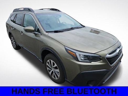 Used 2020 Subaru Outback Premium w/ Popular Package #1 AWD/4WD image 3