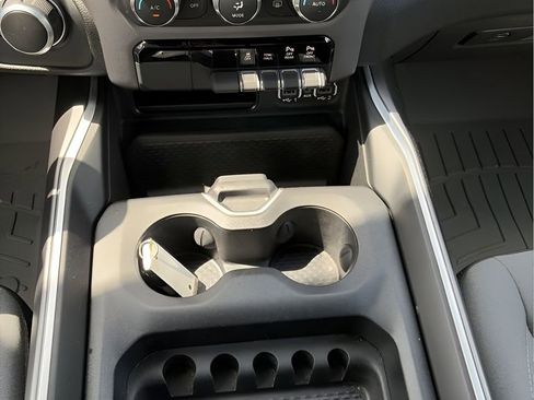 Used 2023 RAM 1500 Big Horn AWD/4WD image 11