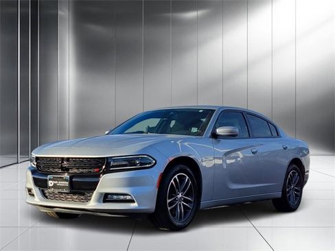 Used 2019 Dodge Charger SXT w/ Driver Confidence Group image 7