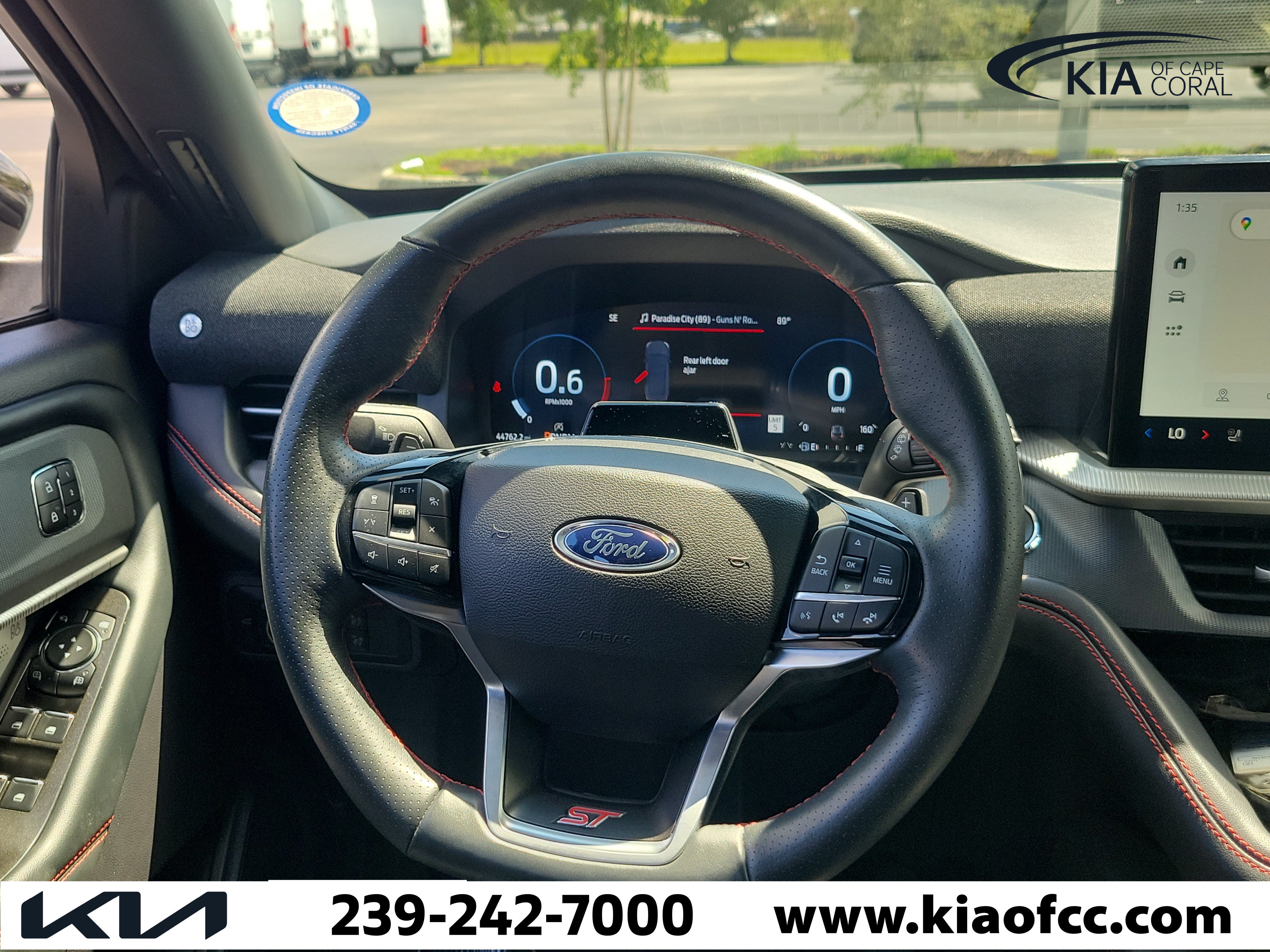Used 2025 Ford Explorer ST AWD/4WD image 18