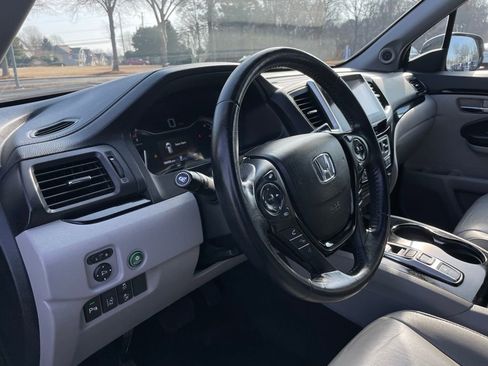 Used 2016 Honda Pilot Touring image 29