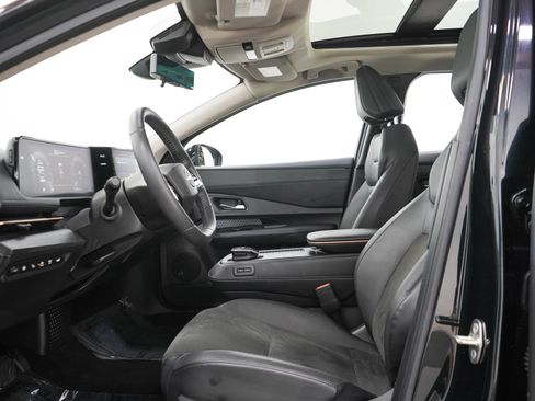 Used 2024 Nissan Ariya AWD image 25