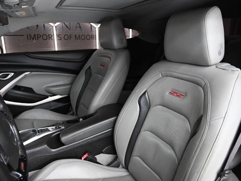Used 2016 Chevrolet Camaro SS RWD image 22