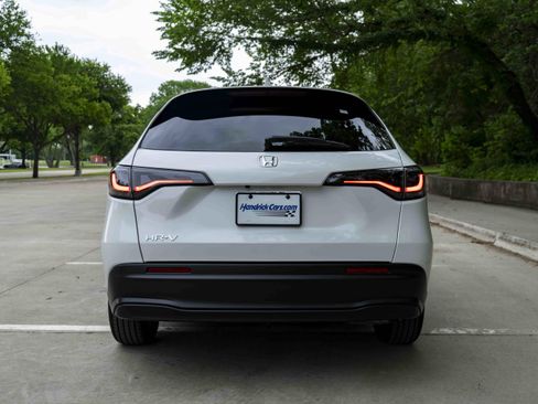 Used 2026 Honda HR-V LX image 8