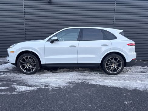 Certified 2019 Porsche Cayenne image 2