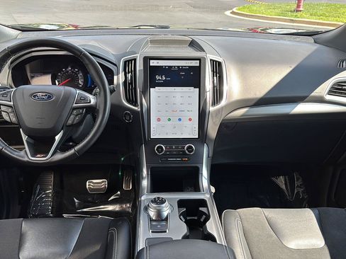 Used 2023 Ford Edge ST AWD/4WD image 9