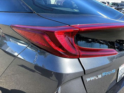 Used 2017 Toyota Prius Prime Advanced image 28