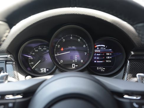 Certified 2026 Porsche Macan AWD/4WD image 18