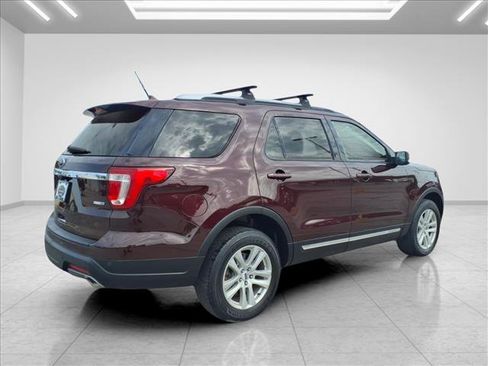 Used 2019 Ford Explorer XLT AWD/4WD image 11