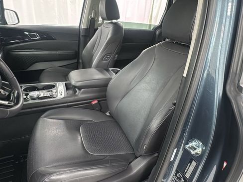 Used 2025 Kia Carnival SX Prestige image 10