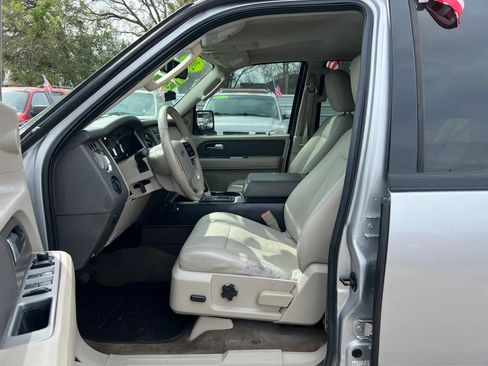 Used 2011 Ford Expedition XLT image 10