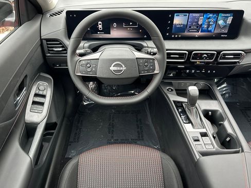 New 2026 Nissan Sentra SR w/ Floor Mat Package image 11