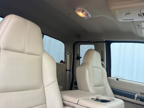 Used 2008 Ford F250 Lariat image 16
