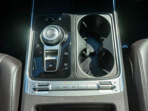 Certified 2025 Kia Carnival SX FWD image 30