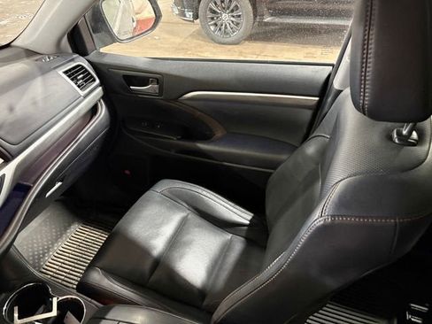 Used 2017 Toyota Highlander Limited Platinum image 26
