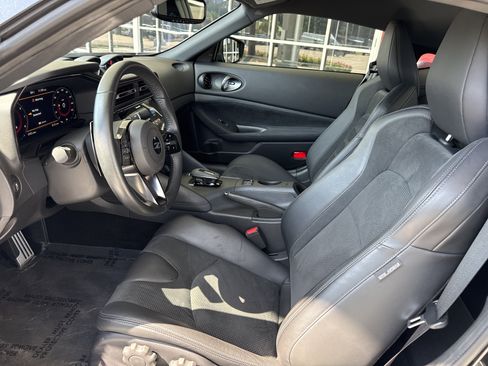Used 2025 Nissan Z Performance w/ Floor Mat Package RWD image 15