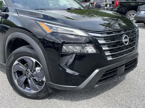 Used 2025 Nissan Rogue SV FWD image 9