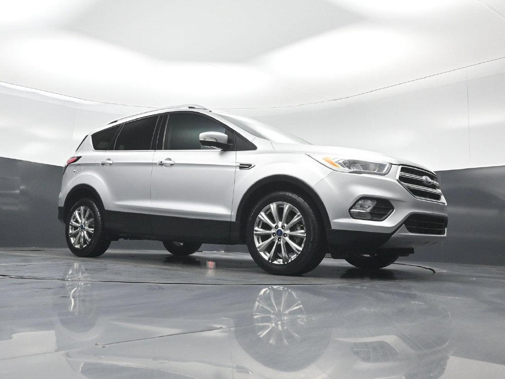 Used 2017 Ford Escape Titanium FWD image 3