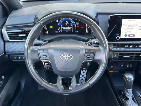 Used 2025 Toyota Camry SE FWD image 15