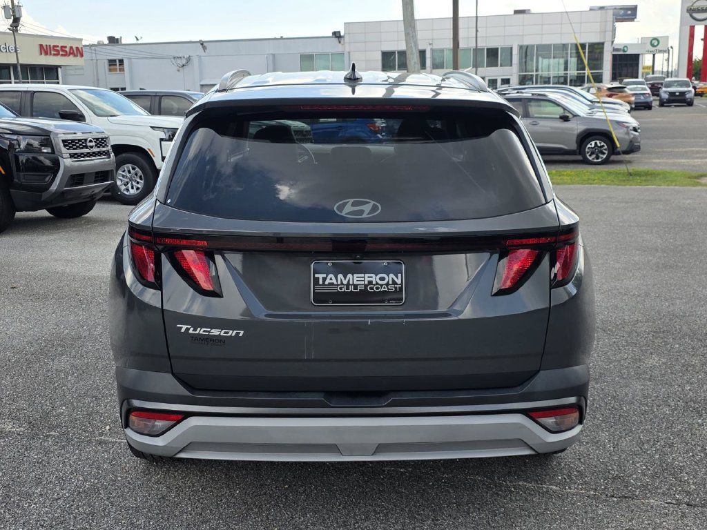 Used 2025 Hyundai Tucson SEL FWD image 3