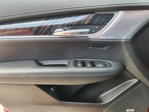 Used 2023 Cadillac XT6 Premium Luxury image 29