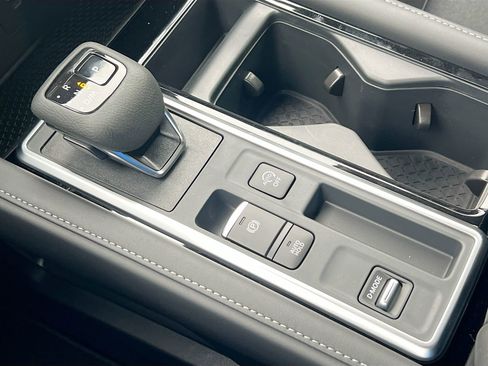 New 2026 Nissan Pathfinder SV image 16