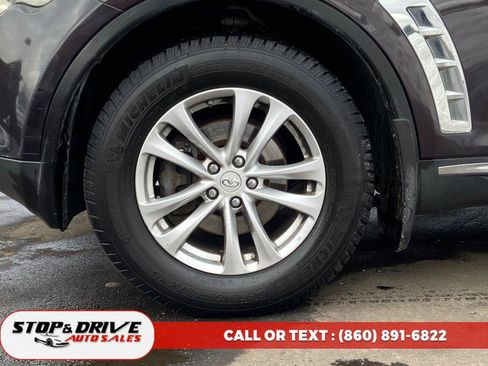 Used 2011 INFINITI FX35 AWD w/ Premium Pkg image 9
