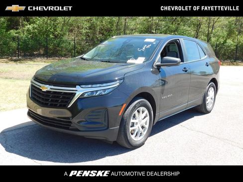 Used 2024 Chevrolet Equinox LS image 1