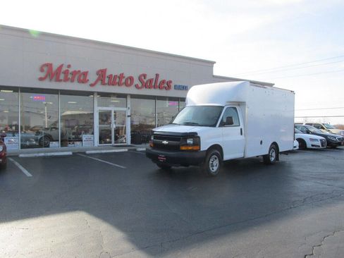 Used 2014 Chevrolet Express 3500 image 1