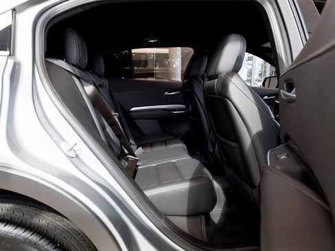 Used 2025 Cadillac XT4 Premium Luxury image 31