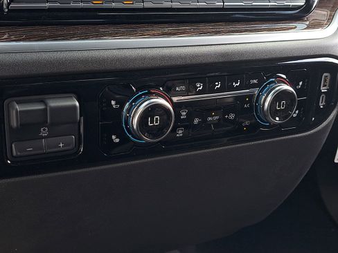 New 2025 GMC Sierra 1500 Elevation w/ LPO, Elevation Black Package image 29