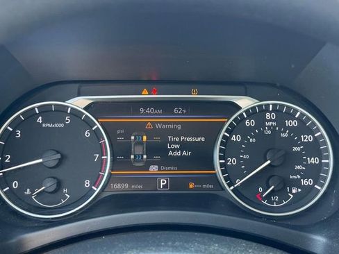 Used 2025 Nissan Sentra SV FWD image 19