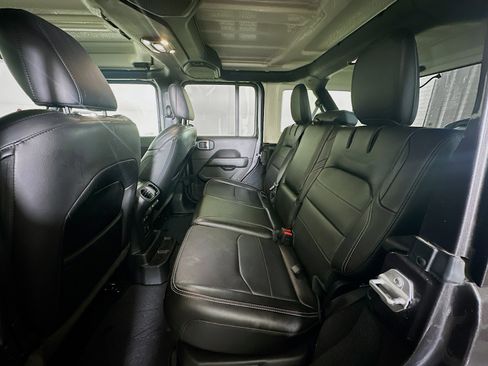 Used 2022 Jeep Wrangler Sahara w/ Cold Weather Group image 28