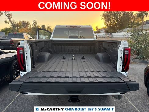 Used 2025 GMC Sierra 3500 Denali AWD/4WD image 3