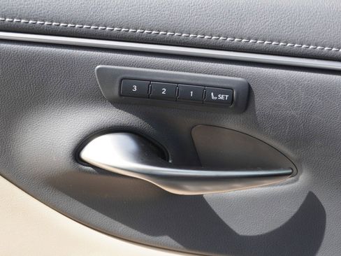 Used 2019 Lexus ES 350 w/ Premium Package image 20