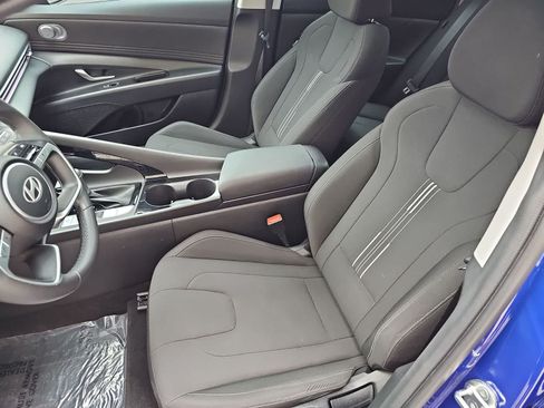 Used 2024 Hyundai Elantra SEL w/ Convenience Package FWD image 15