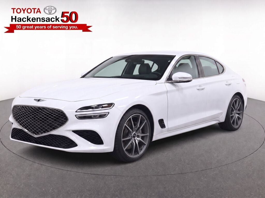 Used 2025 Genesis G70 2.5T image 35