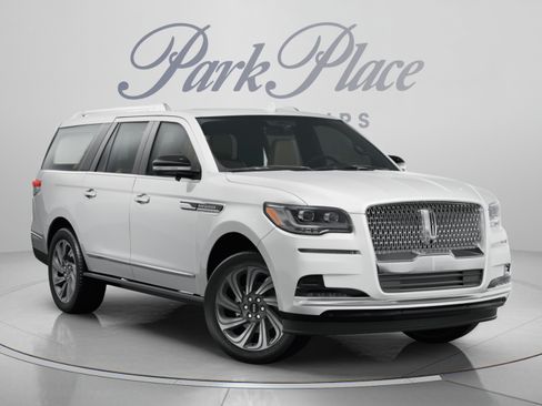 Used 2024 Lincoln Navigator L Reserve AWD/4WD image 6