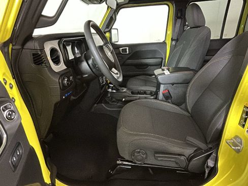 Used 2024 Jeep Wrangler Unlimited Sahara AWD/4WD image 13