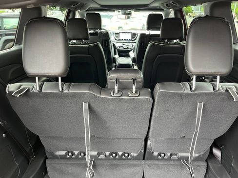 Used 2026 Chrysler Pacifica Limited w/ Uconnect Theater Family Group AWD/4WD image 34