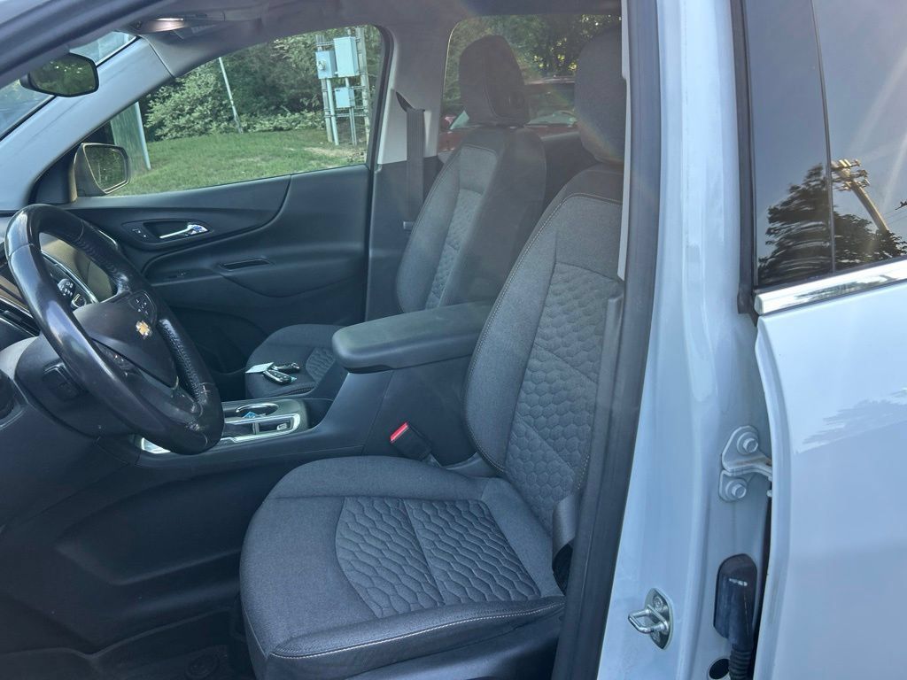 Used 2020 Chevrolet Equinox LT FWD image 14