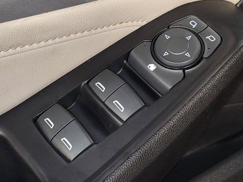 Used 2023 Chevrolet Traverse LS image 27